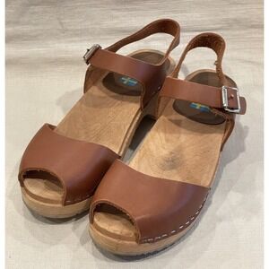 MIA Shoes Womens 38/ 8 Anja Swedish Clogs Sandals Tan Leather Wood Heel Peep Toe